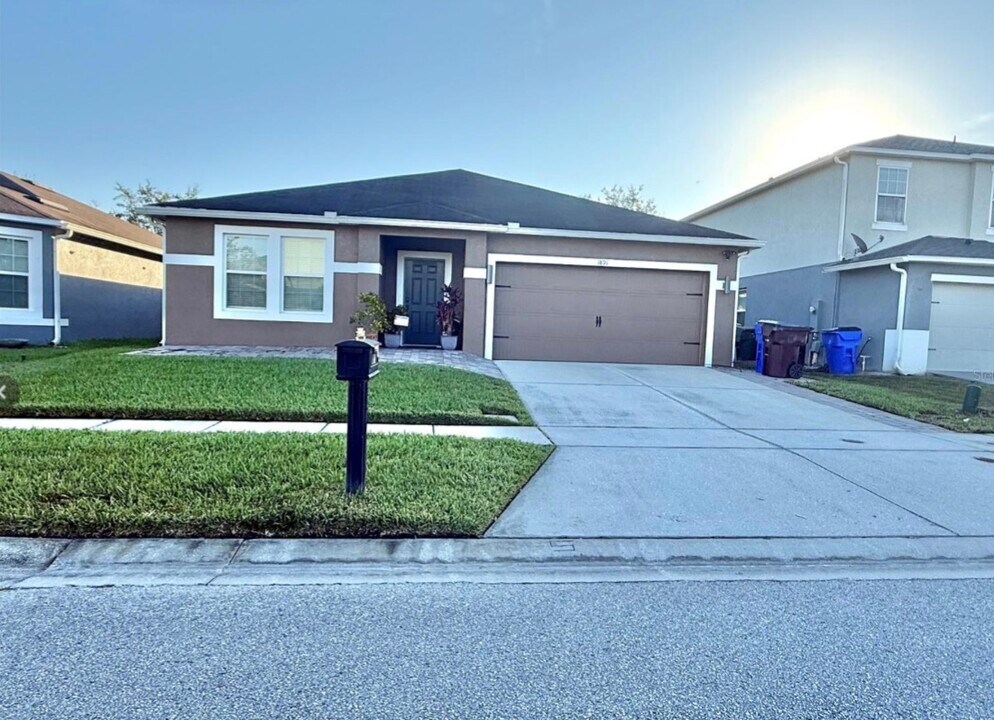 1891 Patriot Way in St. Cloud, FL - Building Photo