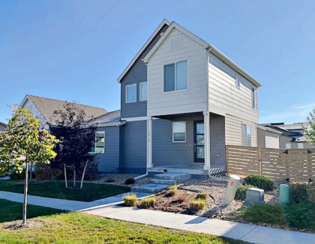 5919 Denys Dr. in Timnath, CO - Foto de edificio - Building Photo