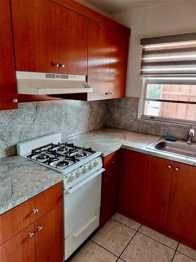 6850 W 14th Ct