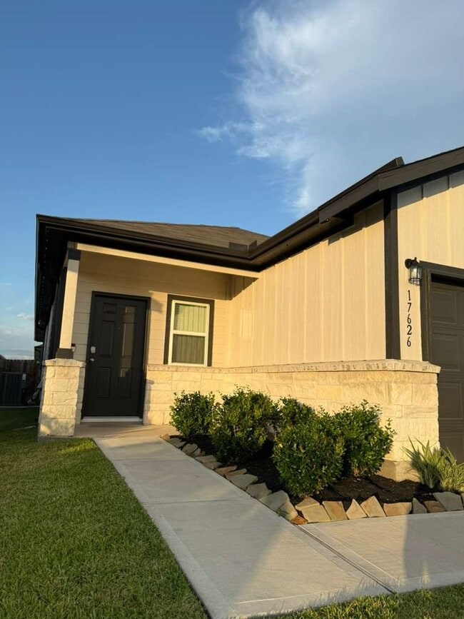 17626 Chisel Plow Dr in Hockley, TX - Building Photo - Building Photo