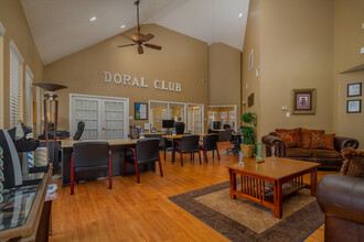 Doral Club Apartments in San Antonio, TX - Building Photo - Building Photo