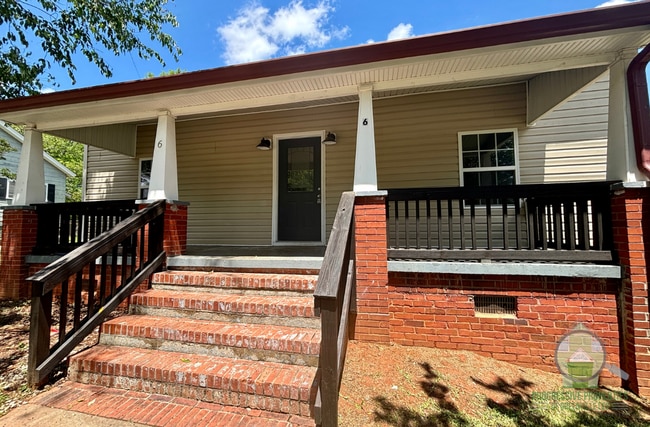 6 W 5th St in Greenville, SC - Building Photo - Building Photo