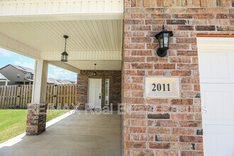 2011 Wildflower Dr in Centerton, AR - Building Photo - Building Photo