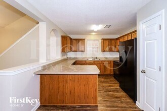 8558 Shady Elm Dr in Memphis, TN - Building Photo - Building Photo