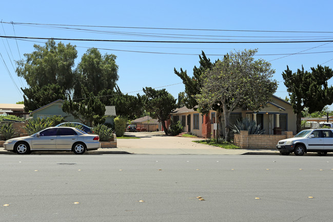 1165-1173 Broadway in El Cajon, CA - Building Photo - Building Photo