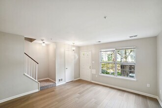 13913 Highstream Pl in Germantown, MD - Building Photo - Building Photo