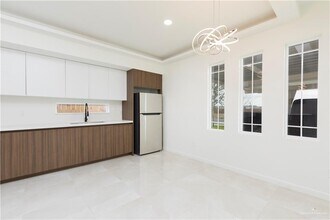 14 Providence Ave in McAllen, TX - Building Photo - Building Photo