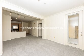 2403 Watermarke Pl in Irvine, CA - Building Photo - Building Photo