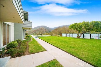 6216 Tapia Dr in Malibu, CA - Building Photo - Building Photo