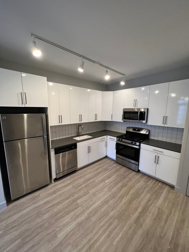 property at 331 S Wells St