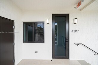 4307 E 8th Ct in Hialeah, FL - Building Photo - Building Photo