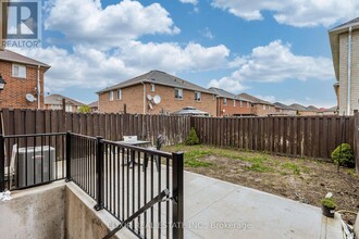 61 Bushmill Cir in Brampton, ON - Building Photo - Building Photo