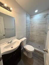 910 25th St E-Unit -Unit B in Bradenton, FL - Building Photo - Building Photo