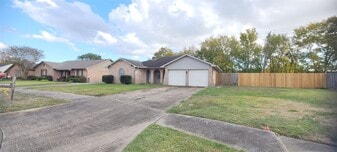 10635 Tenneta Dr in Houston, TX - Building Photo