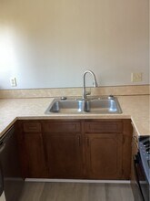 1112 SW Hurbert St in Newport, OR - Building Photo - Building Photo