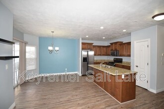 2182 E Whitekirk Way in Draper, UT - Building Photo - Building Photo