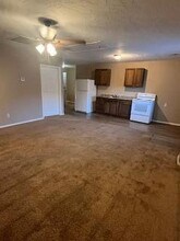 125 E Neosho St in Granby, MO - Building Photo - Building Photo