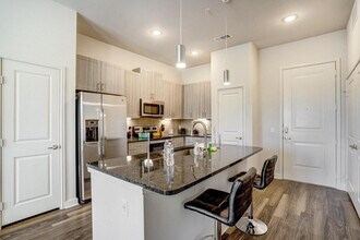 13505 Inwood Dr in Dallas, TX - Building Photo - Building Photo