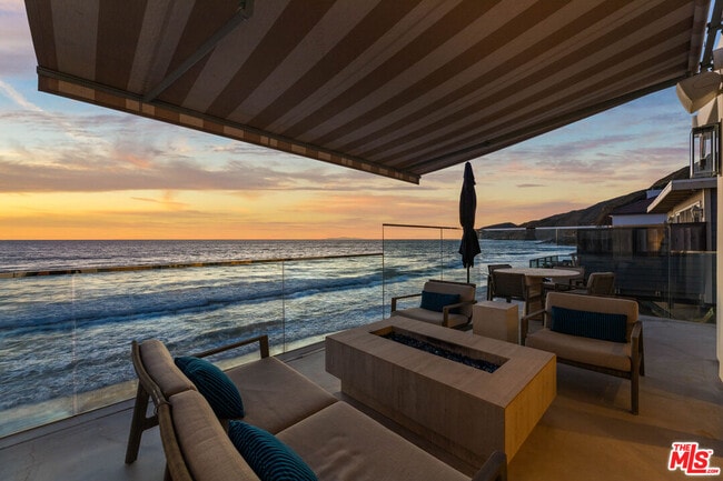 42580 Pacific Coast Hwy in Malibu, CA - Building Photo - Building Photo