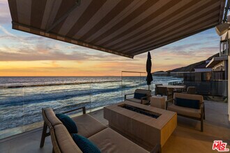 42580 Pacific Coast Hwy in Malibu, CA - Building Photo - Building Photo