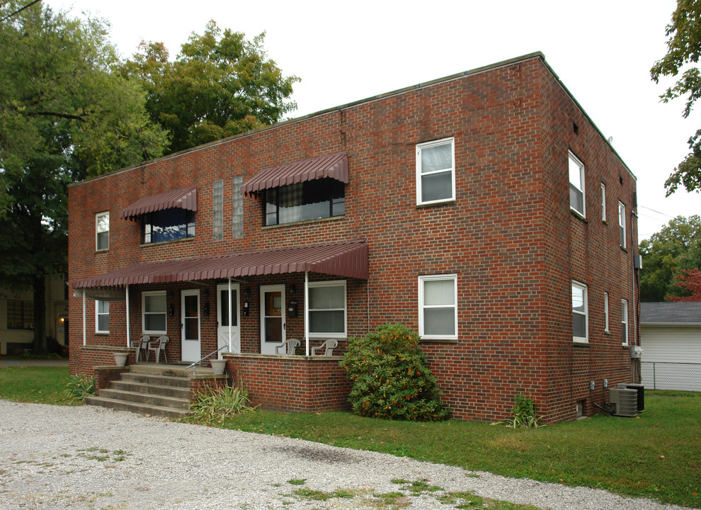 403 49th St in Charleston, WV - Building Photo