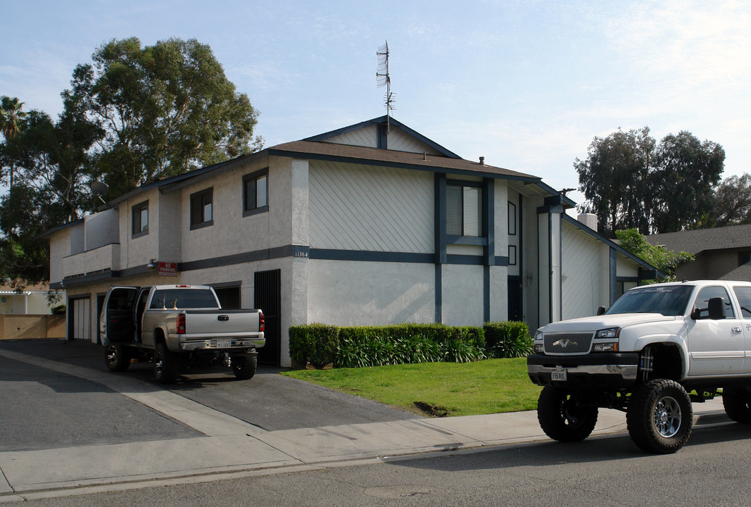 11364 Magnolia Ave in Riverside, CA - Building Photo