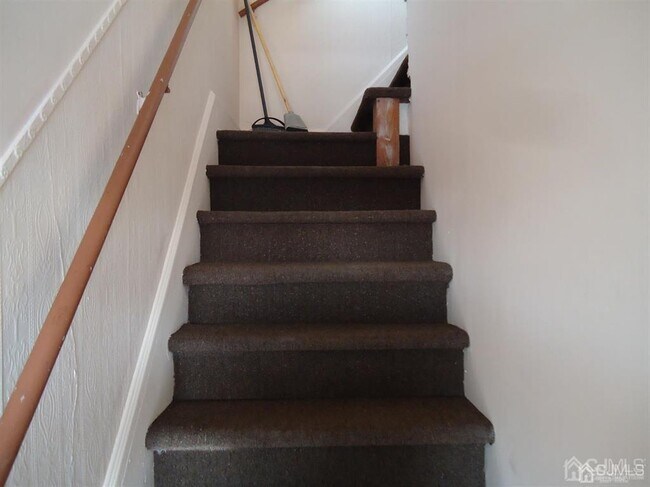 386 New Brunswick Ave in Woodbridge Township, NJ - Building Photo - Building Photo