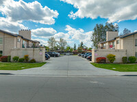 6401 Castleford St in Bakersfield, CA - Foto de edificio - Building Photo