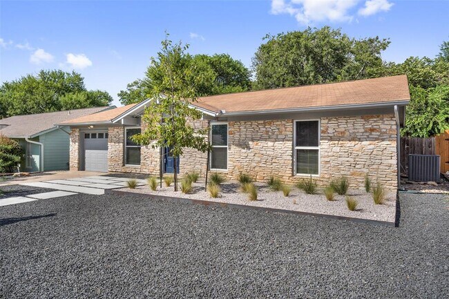 2508 Cockburn Dr in Austin, TX - Building Photo - Building Photo
