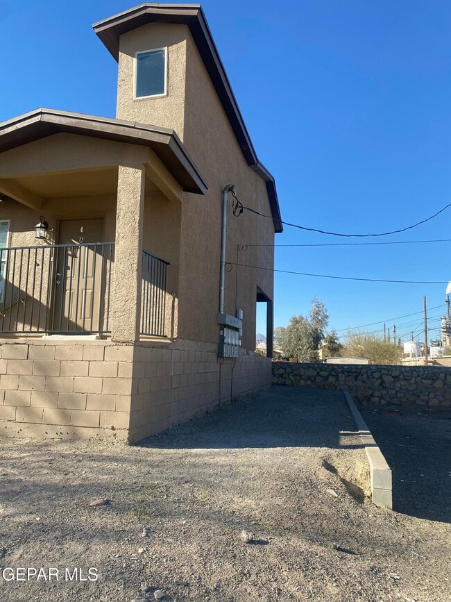 108 N Gibraltar Dr in El Paso, TX - Building Photo - Building Photo