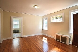 12 Ward Pl, Unit 2 in Montclair, NJ - Building Photo - Building Photo