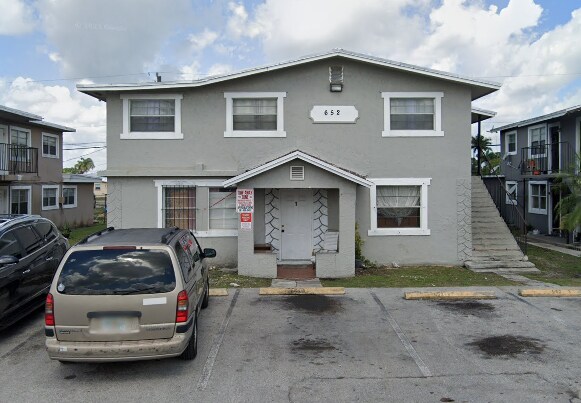 652 SW 4th St, Unit 2 in Belle Glade, FL - Building Photo - Building Photo