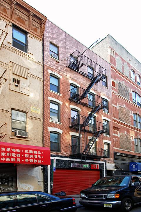 90 Eldridge St in New York, NY - Building Photo