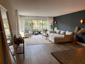 550 Ocean Dr in Key Biscayne, FL - Building Photo - Building Photo