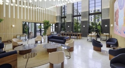 11200 Biscayne Blvd, Unit A15 in Miami, FL - Foto de edificio - Building Photo