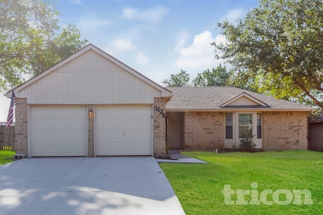 property at 3128 Owen Ln