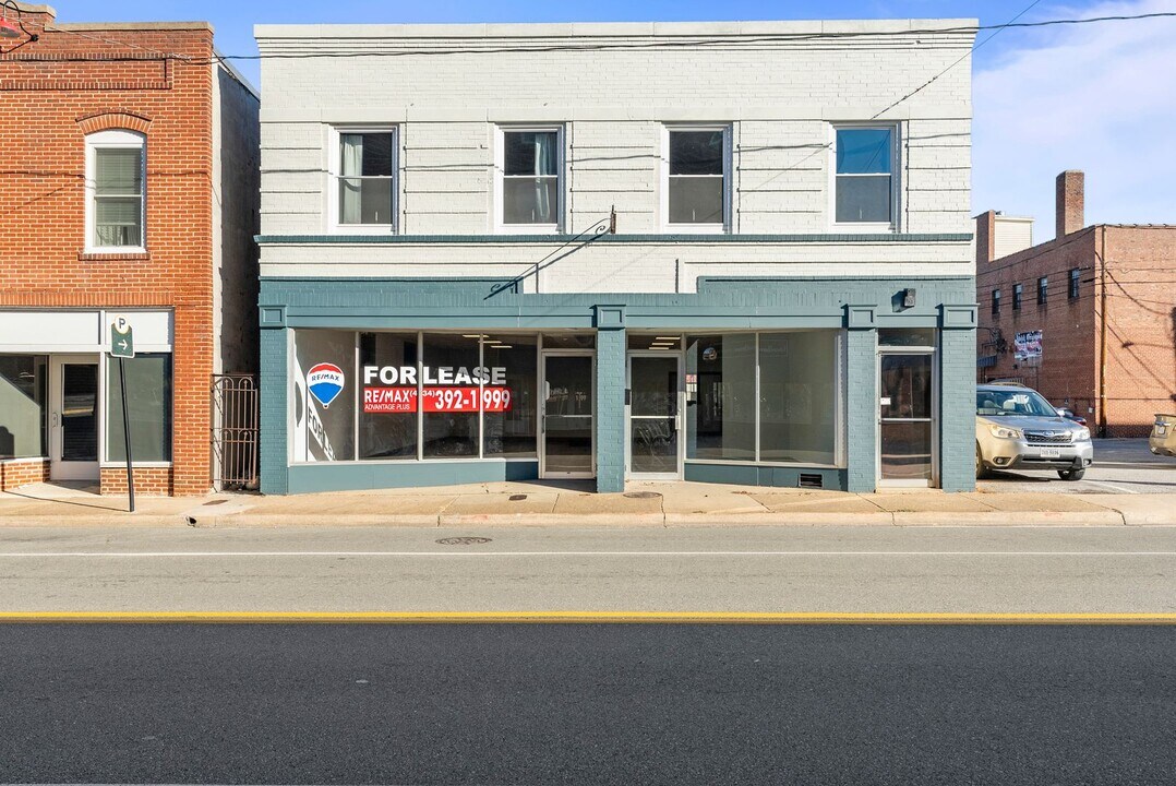 118 W 3rd St in Farmville, VA - Building Photo