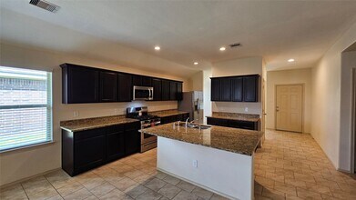 23707 Water Hickory Dr in Tomball, TX - Building Photo - Building Photo