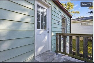 6166 Emerald Ave in Ferguson, MO - Building Photo - Building Photo