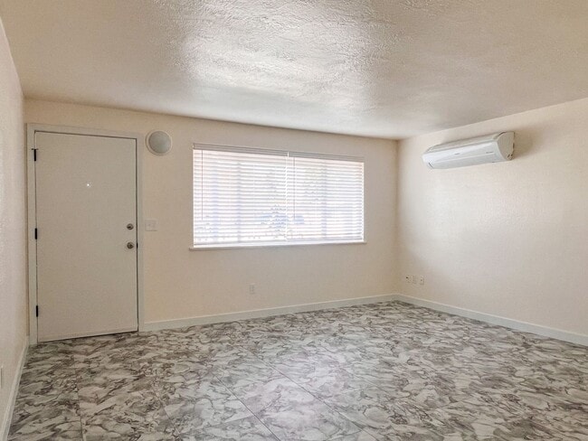 260 Hobbs St in Lebanon, OR - Building Photo - Building Photo