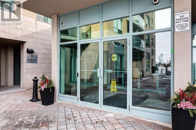 11 Oneida Crescent in Richmond Hill, ON - Building Photo - Building Photo