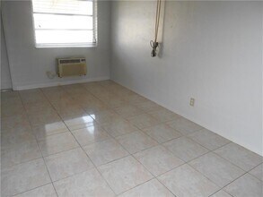 2901 Polk St in Hollywood, FL - Building Photo - Building Photo