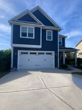 108 Abaco Dr E in Cedar Point, NC - Building Photo - Building Photo