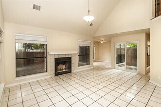 6801 Honey Creek Ln in Plano, TX - Building Photo - Building Photo