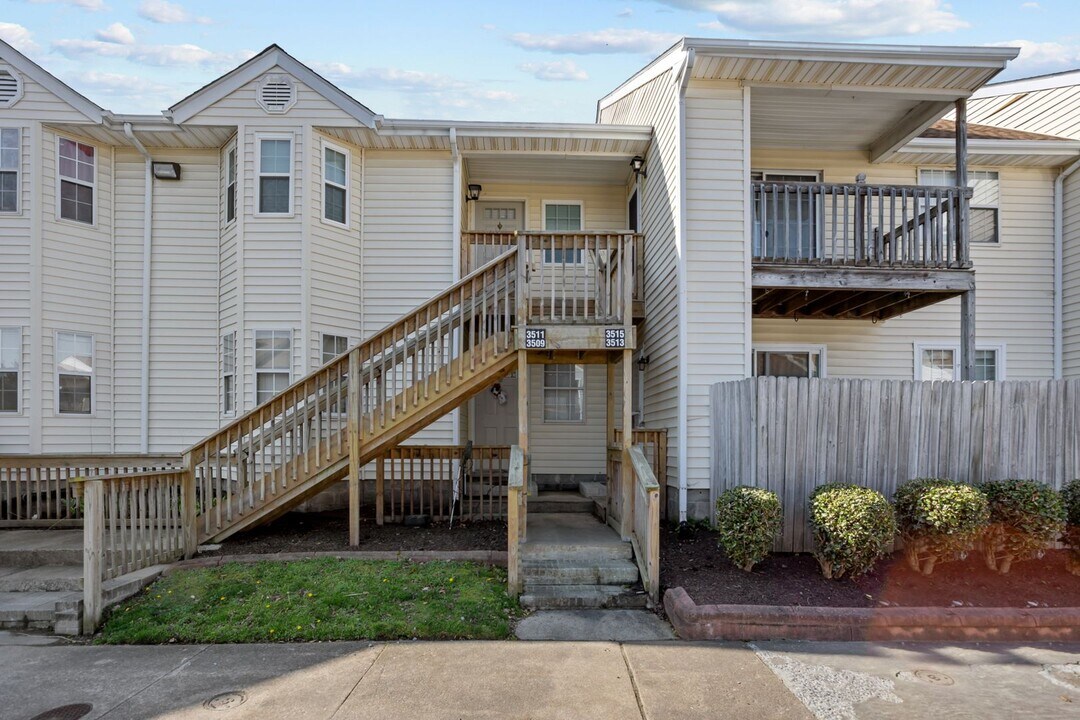 3511 Dublin Ct in Virginia Beach, VA - Building Photo