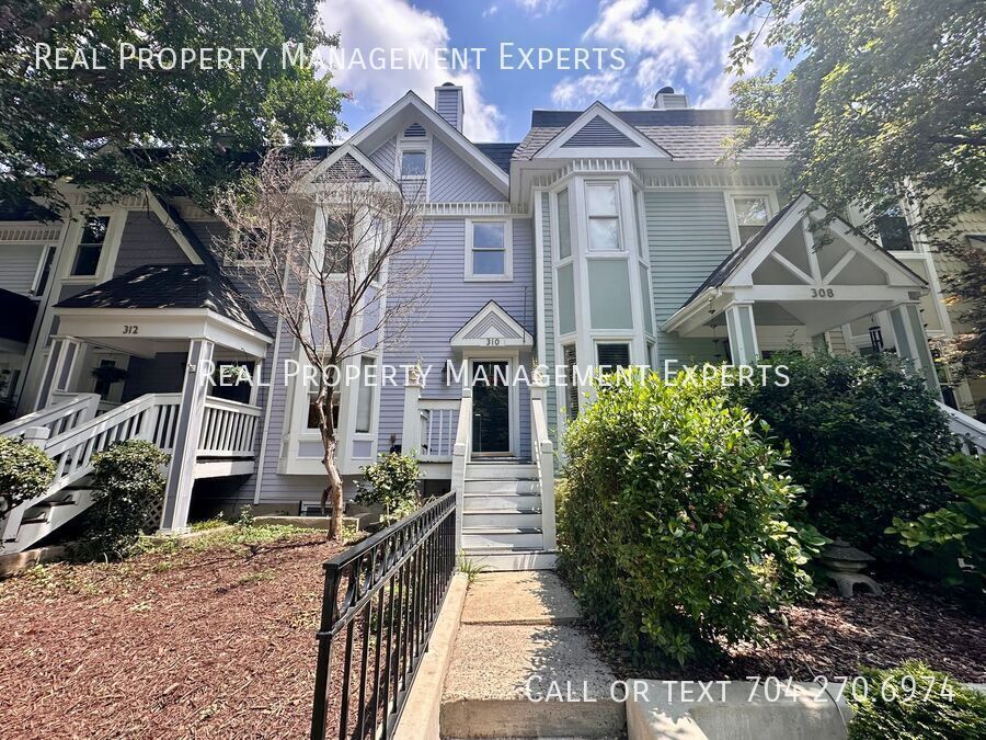 310 W 10th St in Charlotte, NC - Building Photo