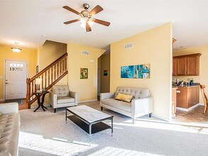 320 Willott Square Dr in St. Peters, MO - Foto de edificio - Building Photo