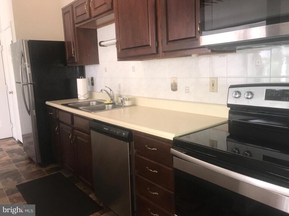 901 Woodbridge Ct in Edgewood, MD - Building Photo
