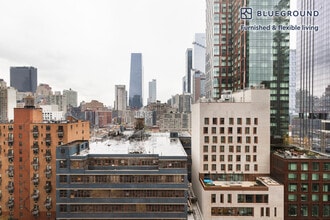 450 W 42nd St in New York, NY - Building Photo - Building Photo