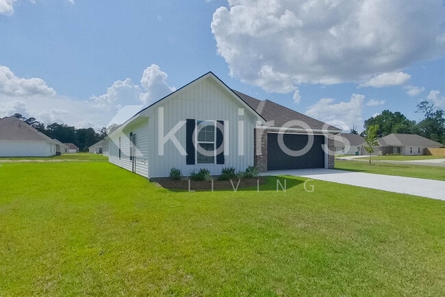 13778 Pinyon Dr in Denham Springs, LA - Building Photo - Building Photo